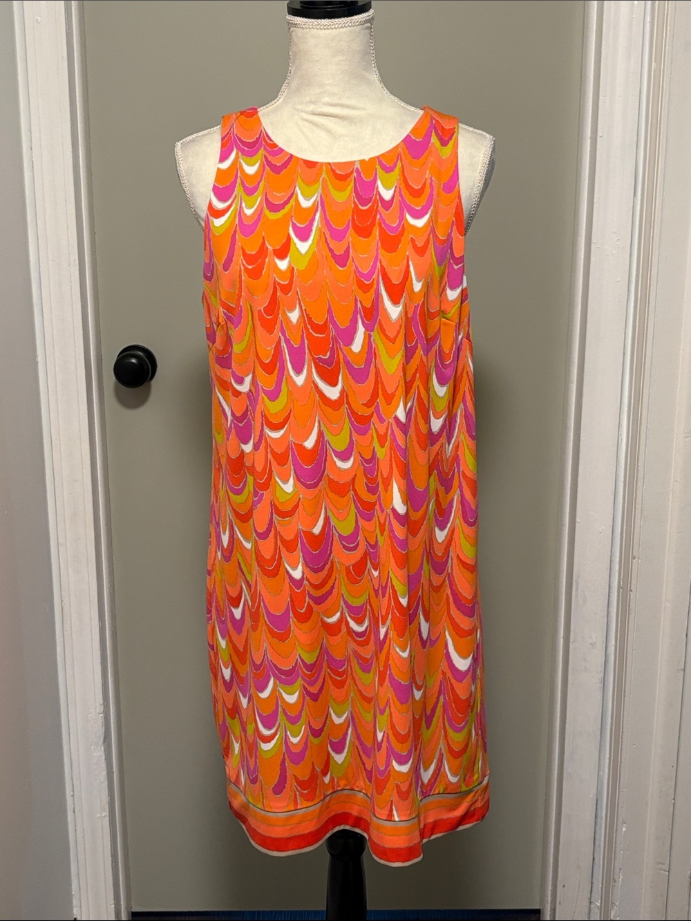 Trina Turk retro inspired shift dress. Size 12